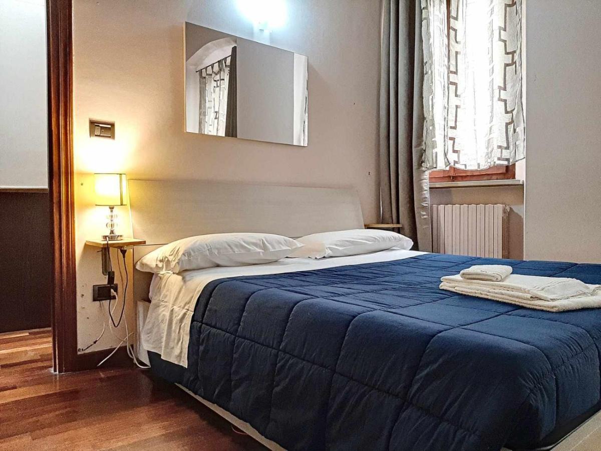Ospitaci Appartamenti San Salvatore 福利尼奥 外观 照片
